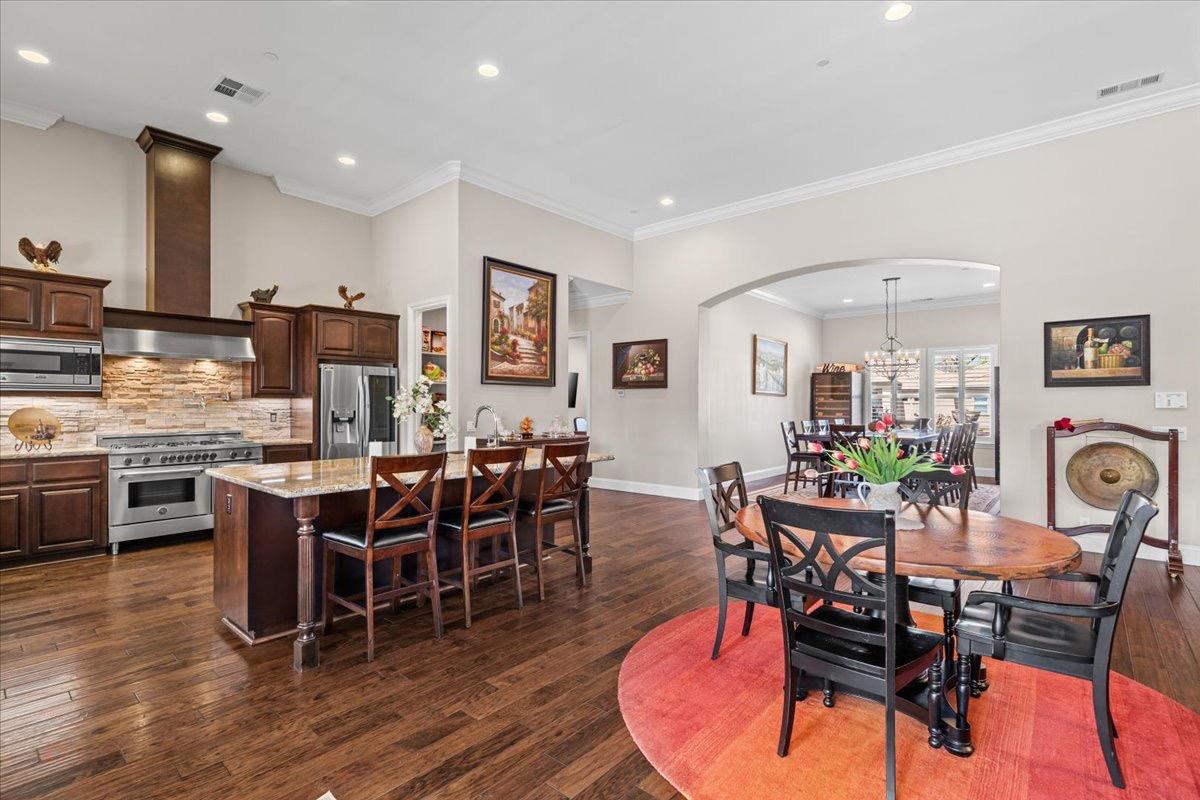 Detail Gallery Image 17 of 90 For 10710 Goldsborough Cir, Oakdale,  CA 95361 - 3 Beds | 4 Baths