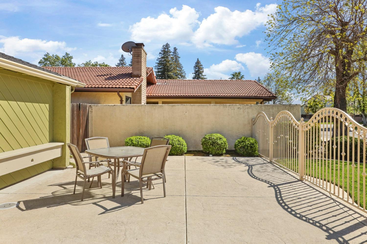 Detail Gallery Image 6 of 47 For 4520 Augustus Ct, Stockton,  CA 95207 - 3 Beds | 2 Baths