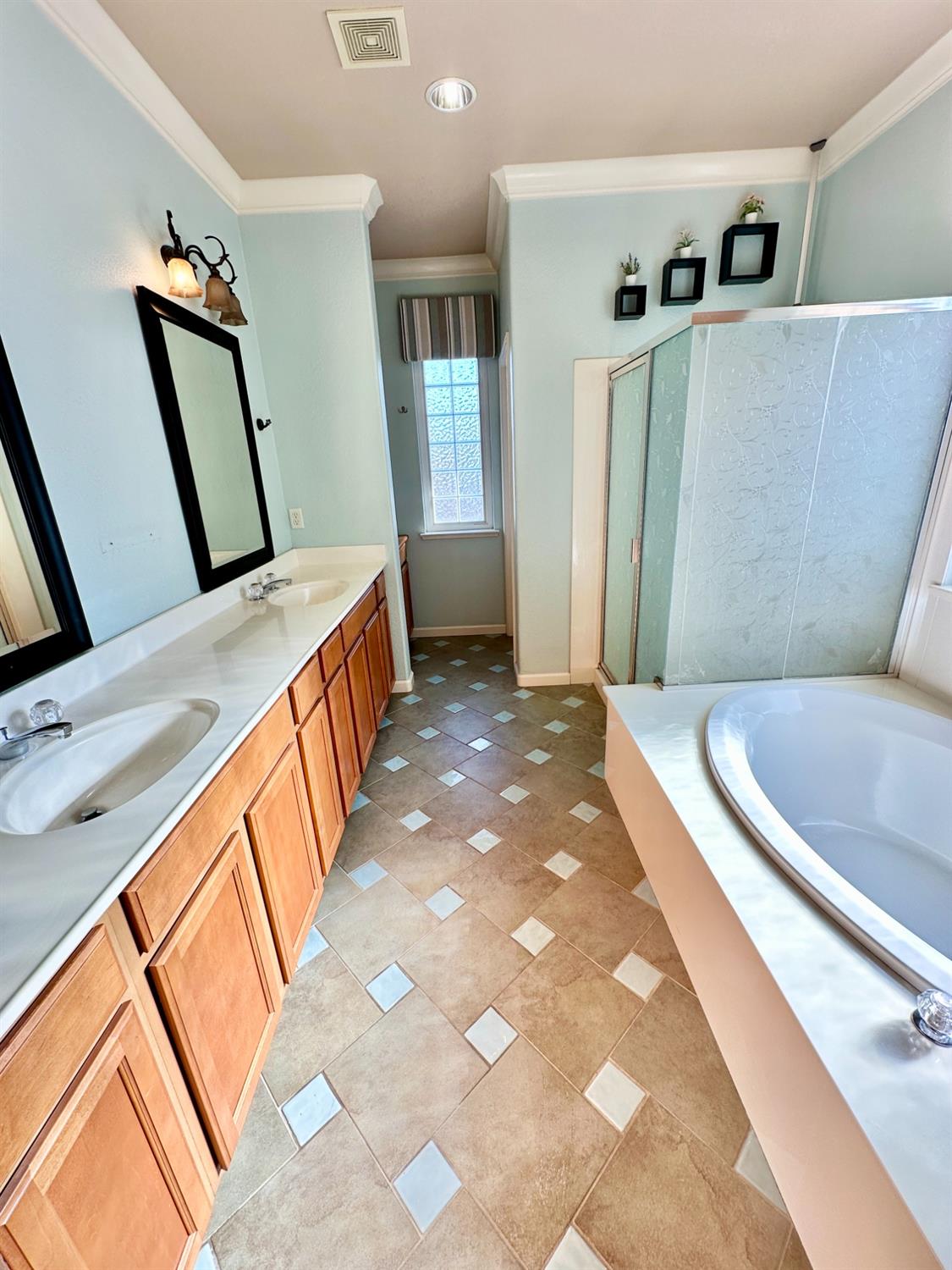 Detail Gallery Image 14 of 26 For 4221 Reunion Ct, Modesto,  CA 95356 - 3 Beds | 2/1 Baths