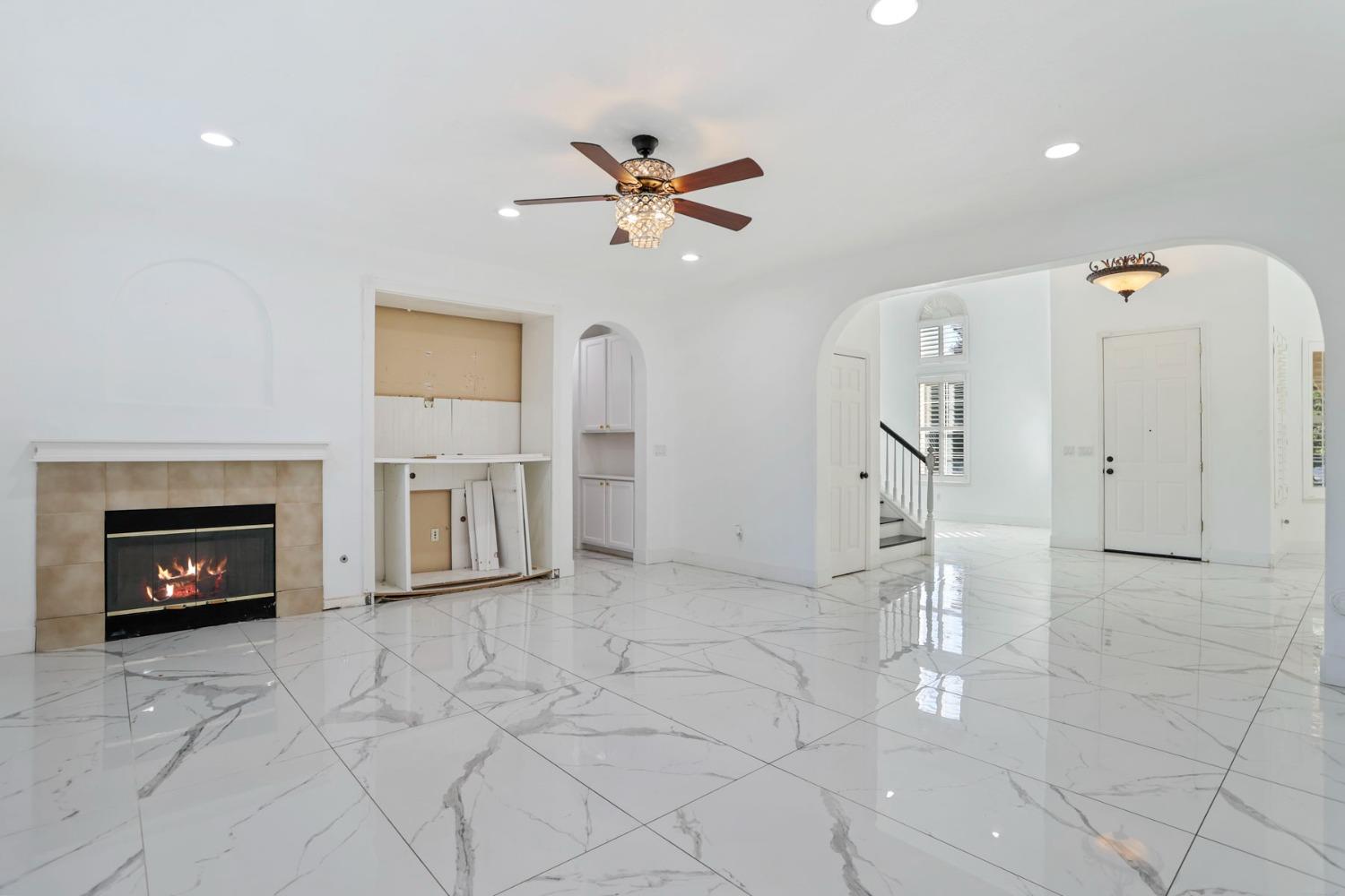 Detail Gallery Image 15 of 59 For 4322 Riverbank Ct, Stockton,  CA 95219 - 5 Beds | 3/1 Baths