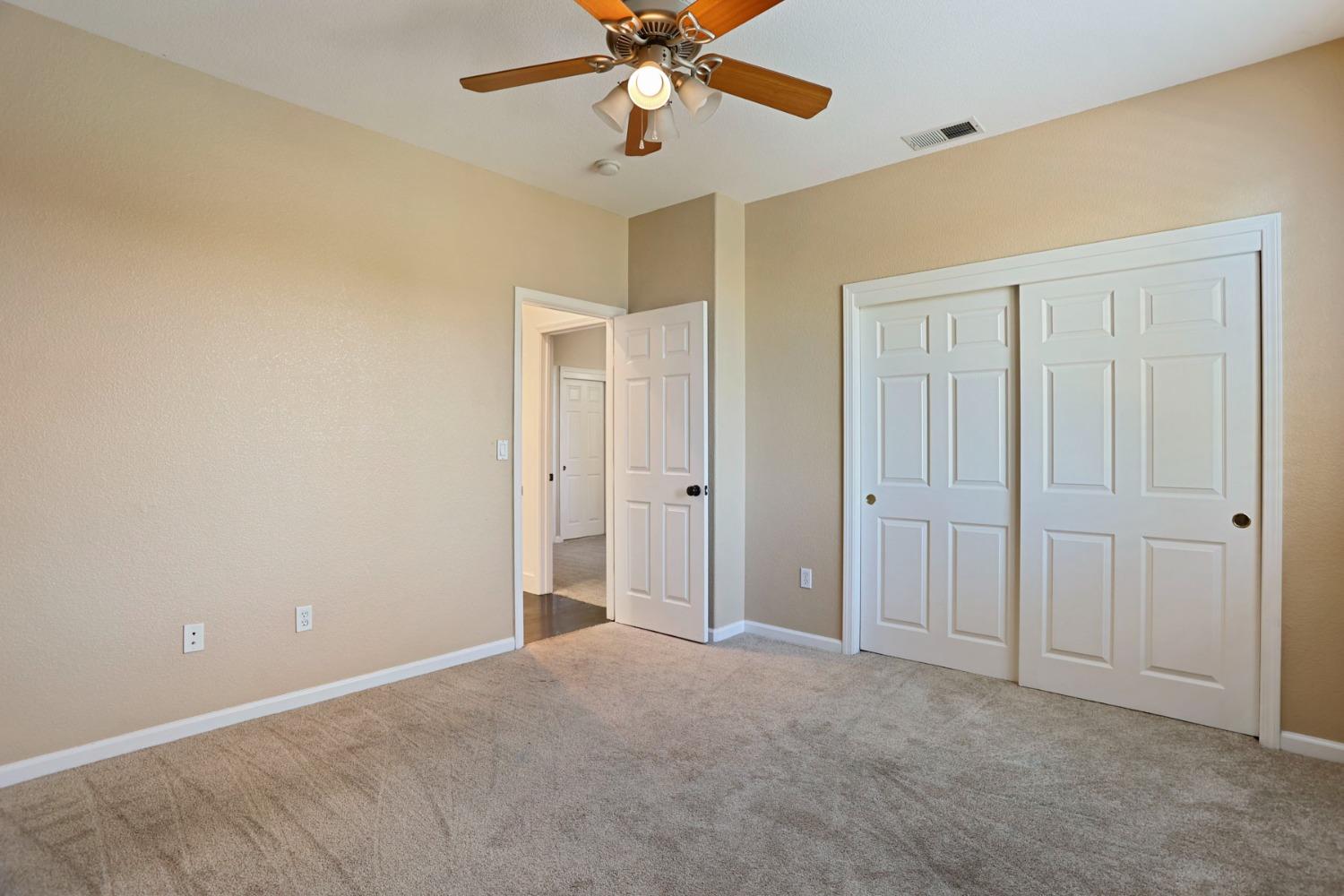 Detail Gallery Image 34 of 59 For 4322 Riverbank Ct, Stockton,  CA 95219 - 5 Beds | 3/1 Baths