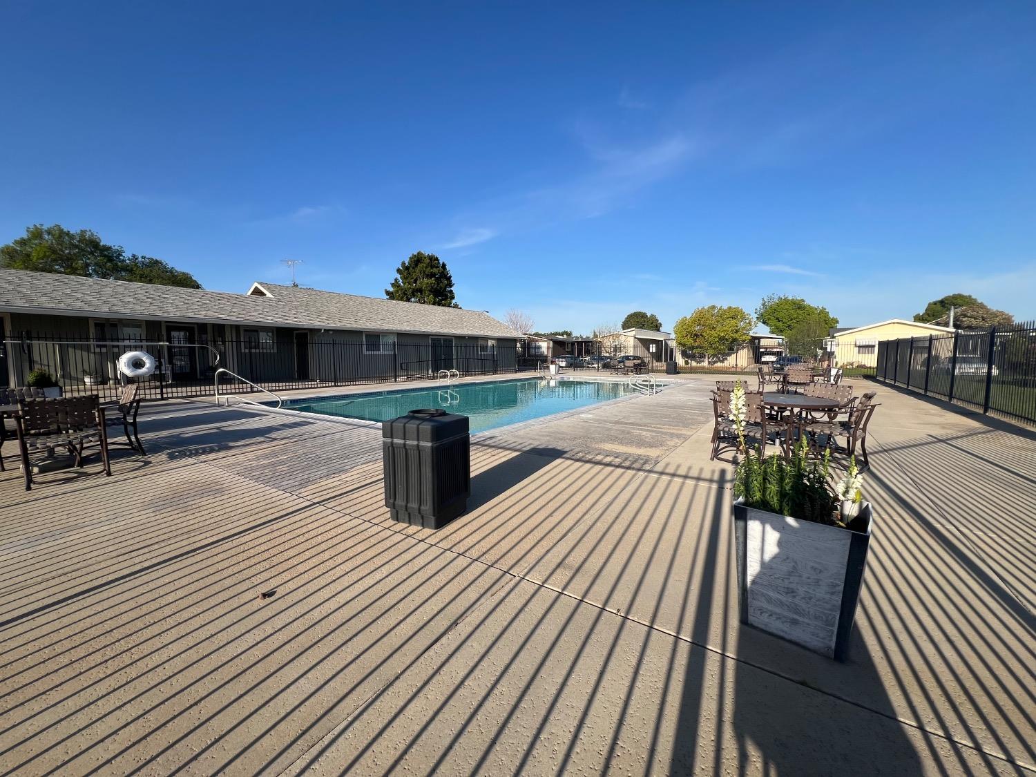 Detail Gallery Image 15 of 17 For 5901 Newbrook Cir 112, Riverbank,  CA 95367 - 3 Beds | 2 Baths