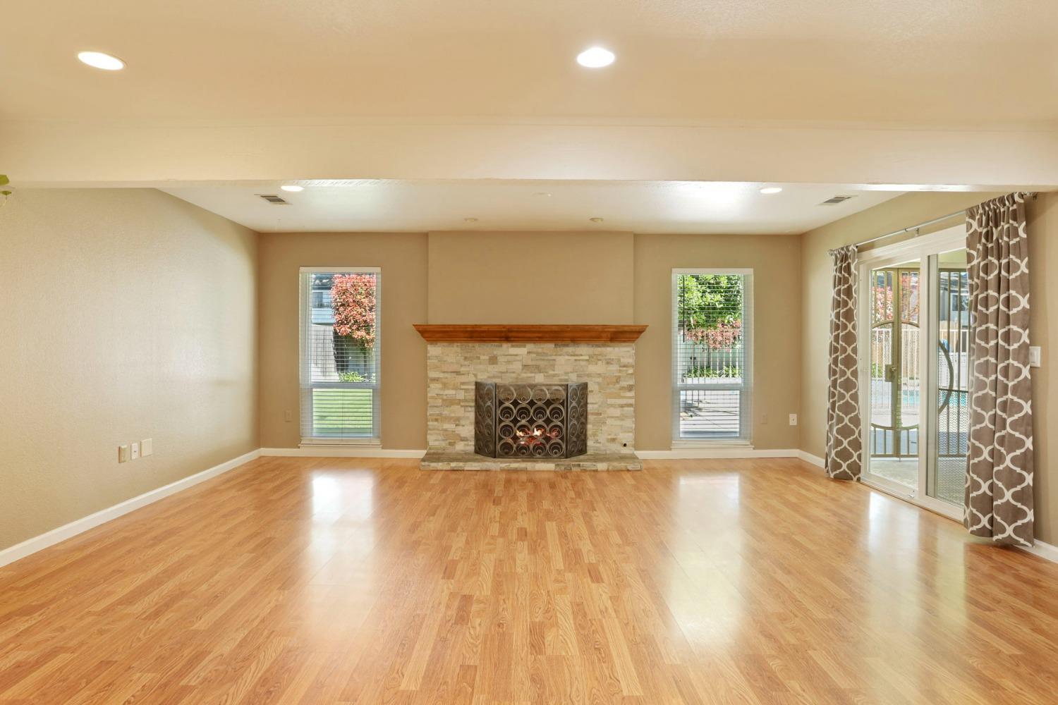 Detail Gallery Image 8 of 47 For 4520 Augustus Ct, Stockton,  CA 95207 - 3 Beds | 2 Baths