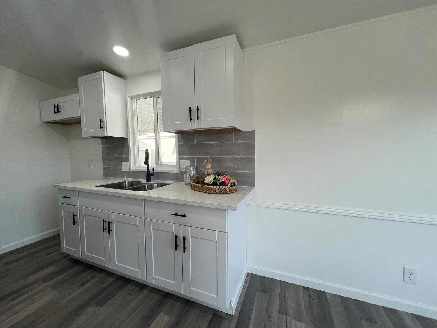 Detail Gallery Image 7 of 17 For 5901 Newbrook Cir 112, Riverbank,  CA 95367 - 3 Beds | 2 Baths