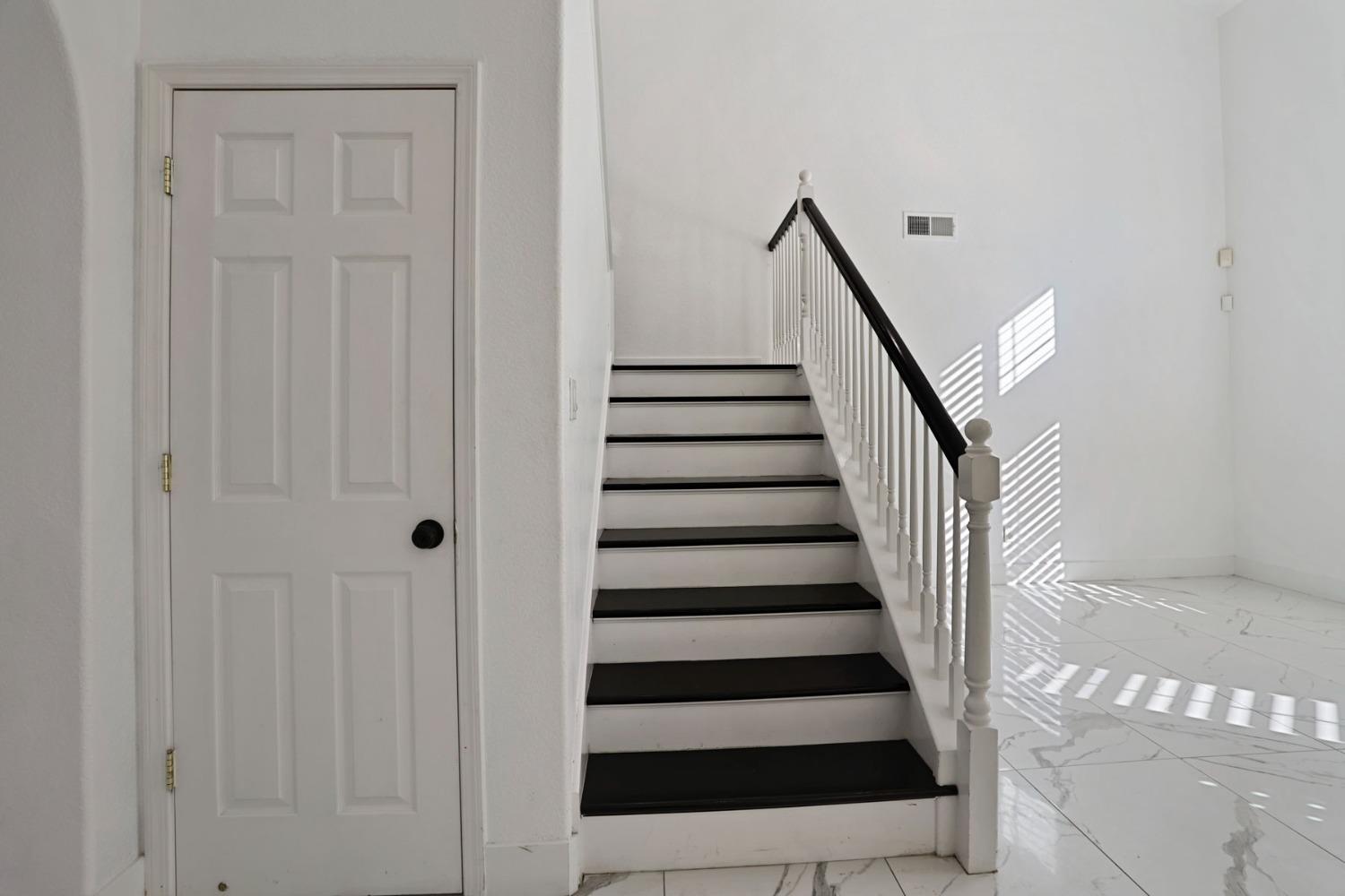 Detail Gallery Image 28 of 59 For 4322 Riverbank Ct, Stockton,  CA 95219 - 5 Beds | 3/1 Baths