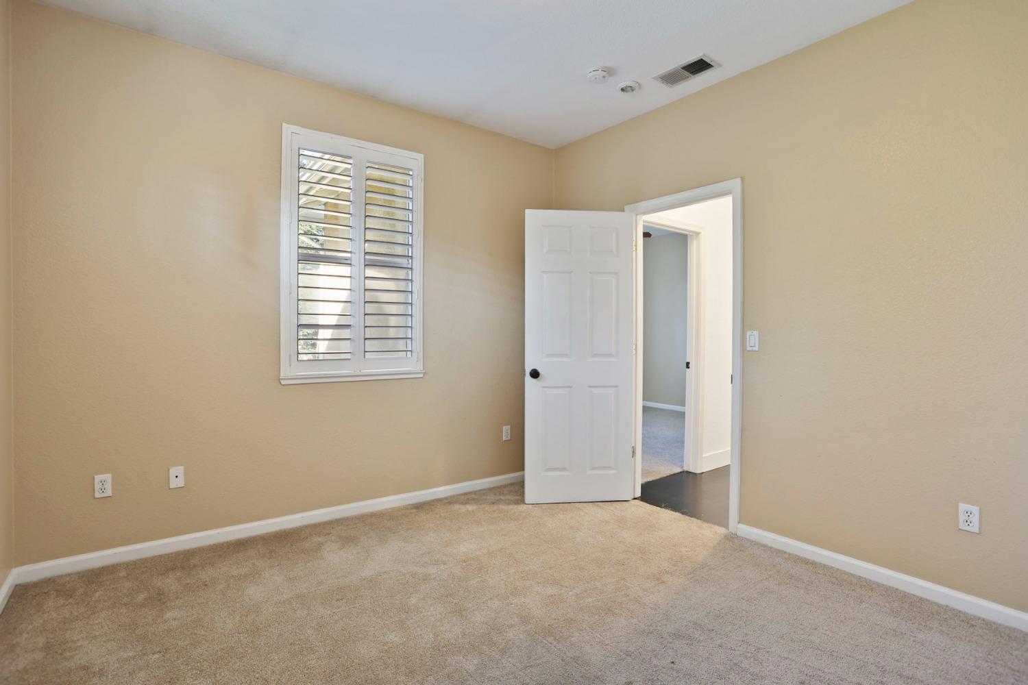 Detail Gallery Image 32 of 59 For 4322 Riverbank Ct, Stockton,  CA 95219 - 5 Beds | 3/1 Baths