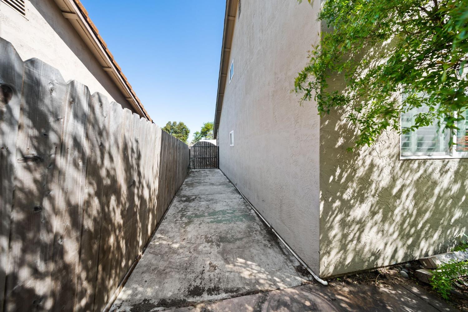 Detail Gallery Image 40 of 43 For 702 Erie Dr, Stockton,  CA 95210 - 4 Beds | 2 Baths