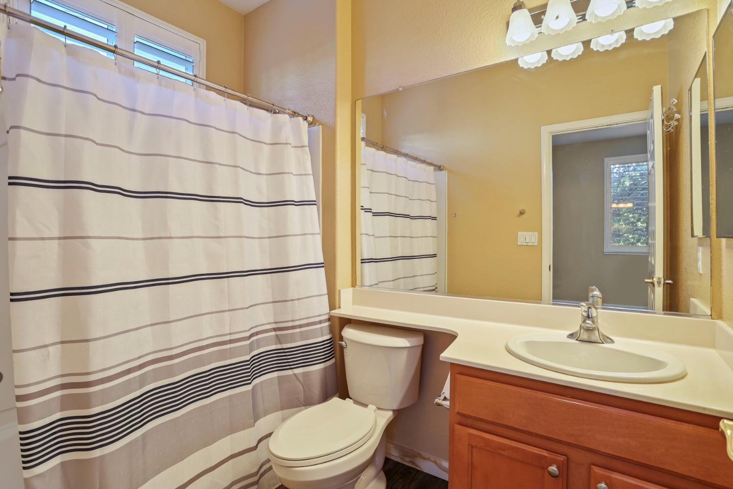 Detail Gallery Image 27 of 59 For 4322 Riverbank Ct, Stockton,  CA 95219 - 5 Beds | 3/1 Baths