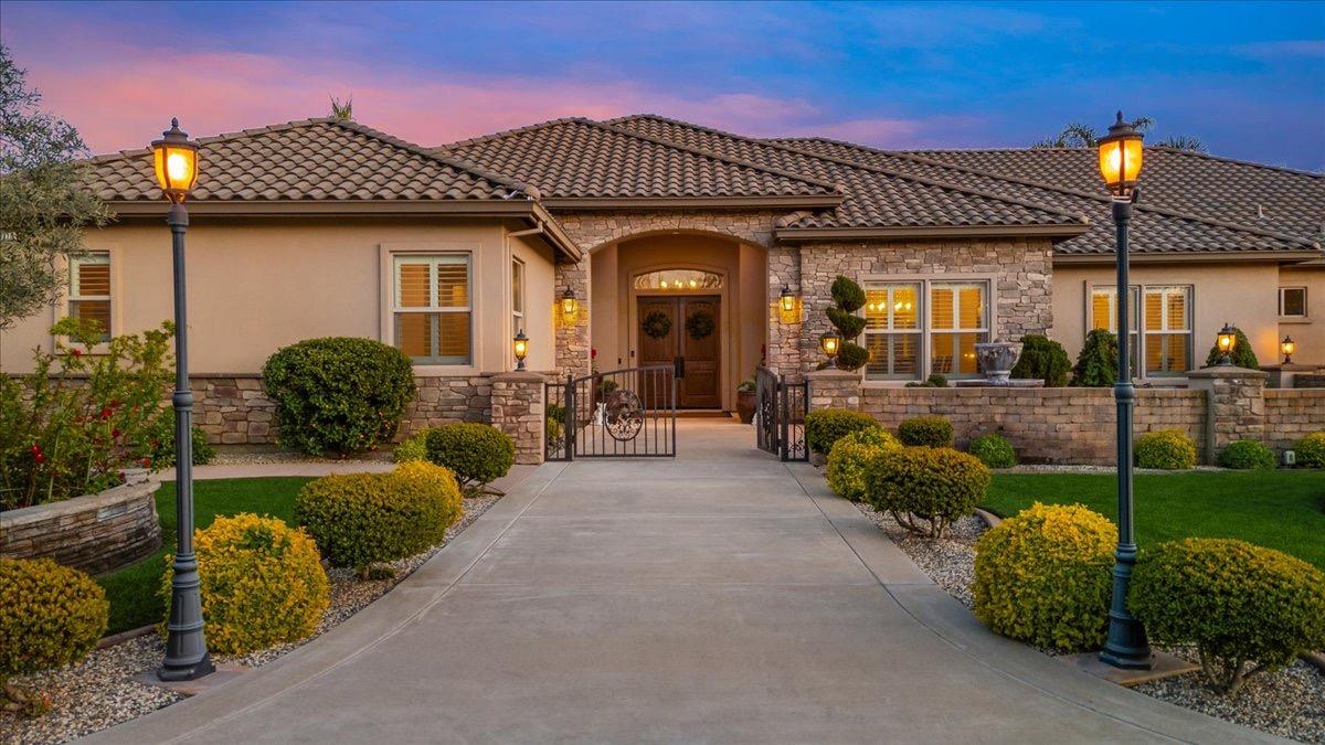 Detail Gallery Image 1 of 90 For 10710 Goldsborough Cir, Oakdale,  CA 95361 - 3 Beds | 4 Baths
