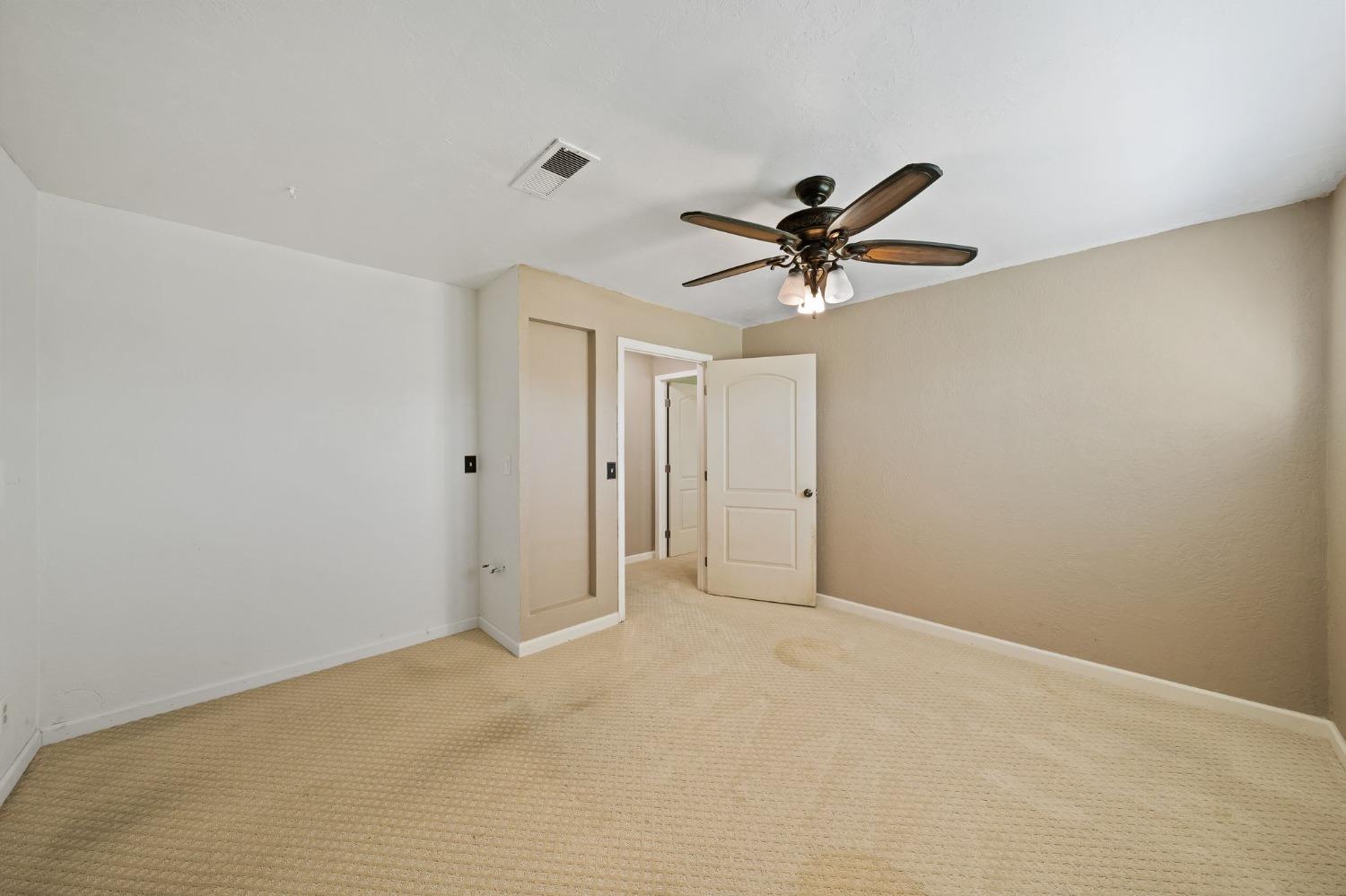 Detail Gallery Image 28 of 43 For 702 Erie Dr, Stockton,  CA 95210 - 4 Beds | 2 Baths