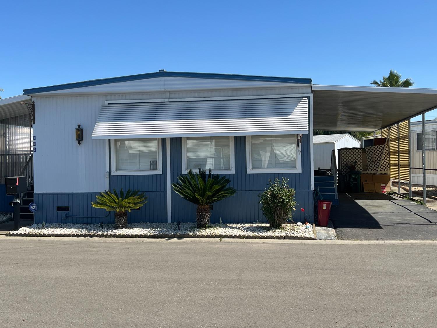 Detail Gallery Image 1 of 11 For 8600 West Ln 102, Stockton,  CA 95210 - 2 Beds | 2 Baths