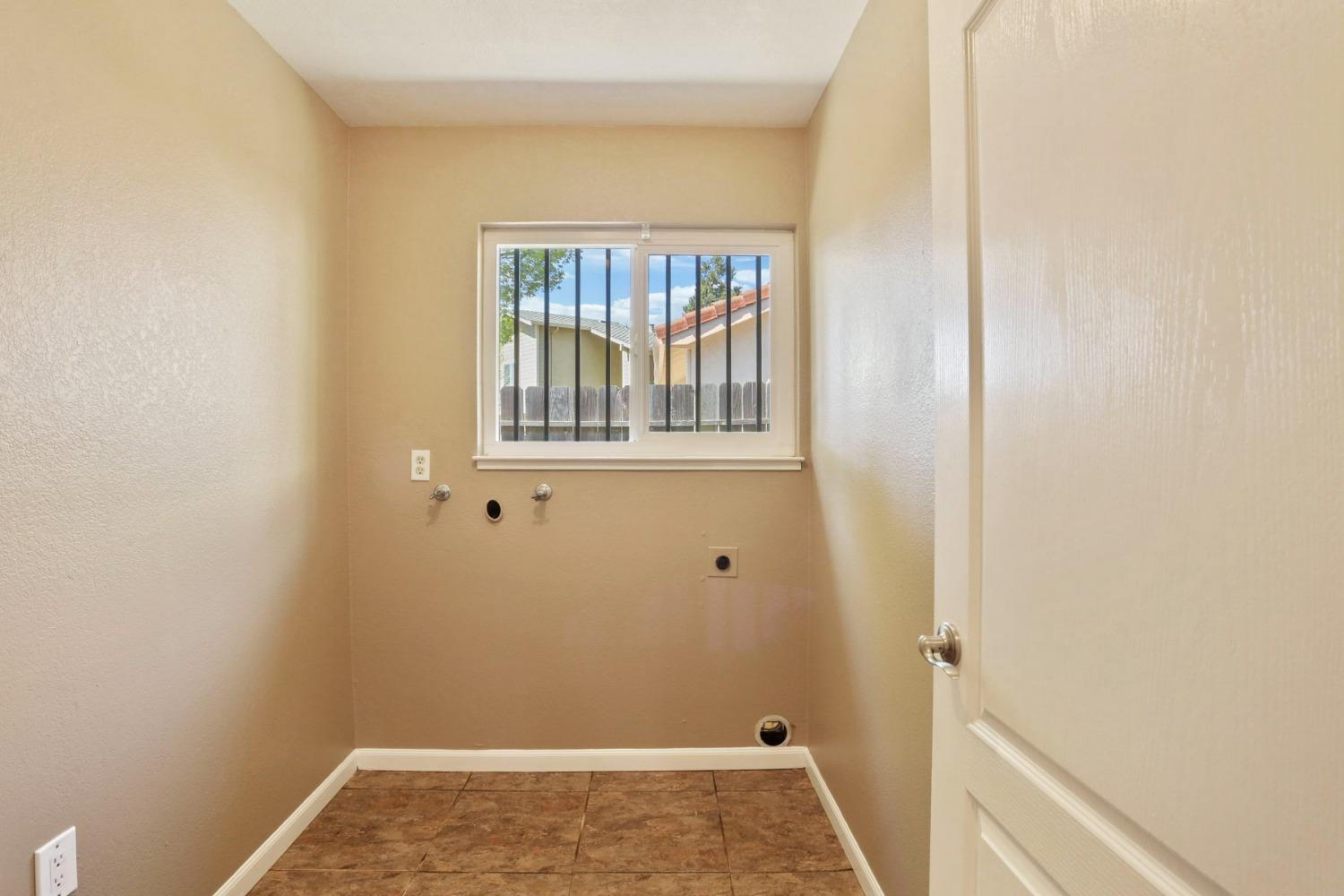 Detail Gallery Image 21 of 47 For 4520 Augustus Ct, Stockton,  CA 95207 - 3 Beds | 2 Baths