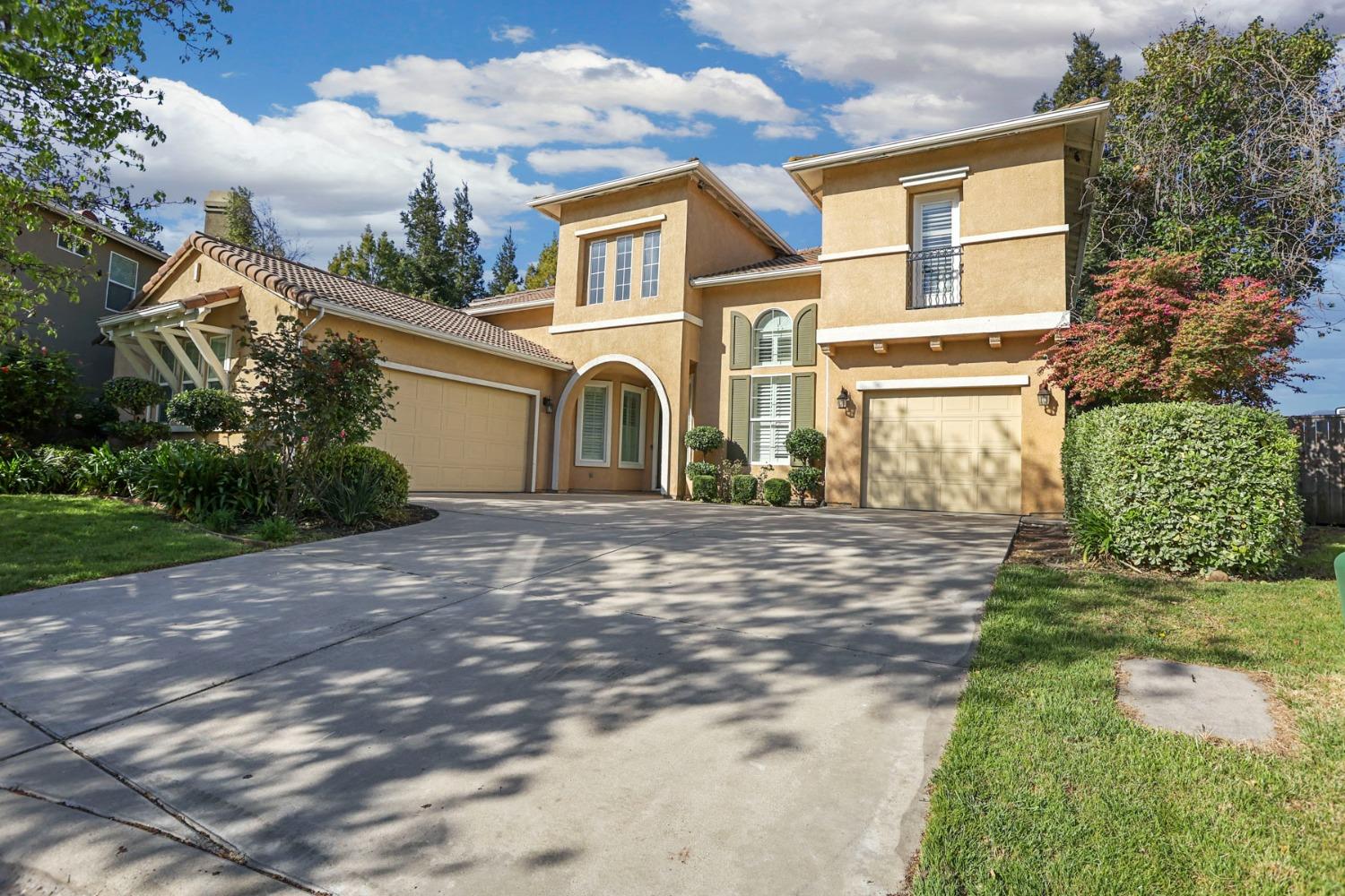Detail Gallery Image 2 of 59 For 4322 Riverbank Ct, Stockton,  CA 95219 - 5 Beds | 3/1 Baths