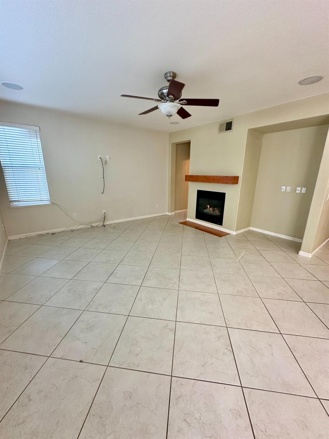 Detail Gallery Image 7 of 26 For 4221 Reunion Ct, Modesto,  CA 95356 - 3 Beds | 2/1 Baths