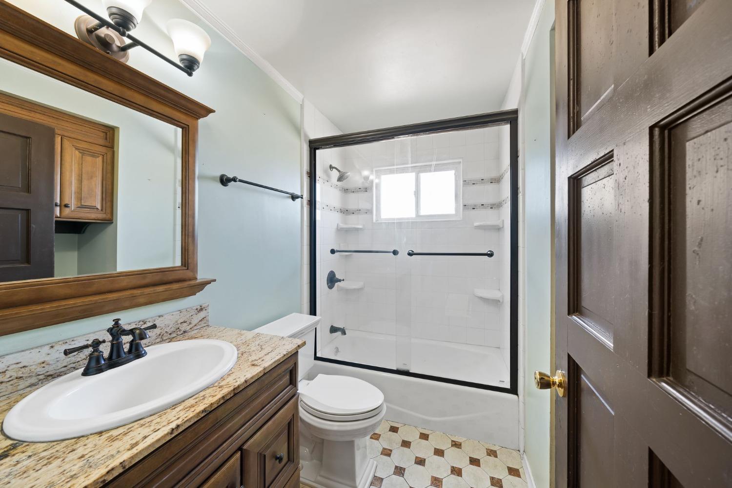 Detail Gallery Image 29 of 43 For 702 Erie Dr, Stockton,  CA 95210 - 4 Beds | 2 Baths