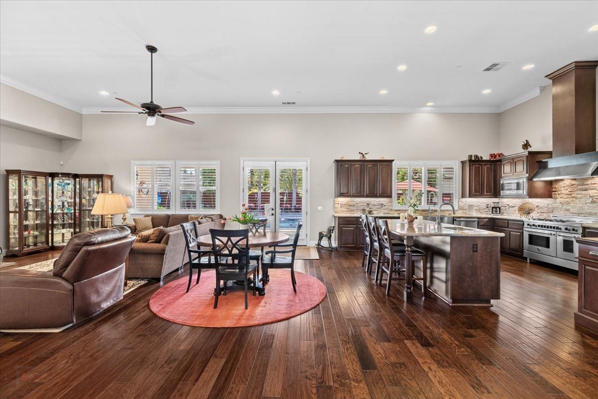 Detail Gallery Image 14 of 90 For 10710 Goldsborough Cir, Oakdale,  CA 95361 - 3 Beds | 4 Baths