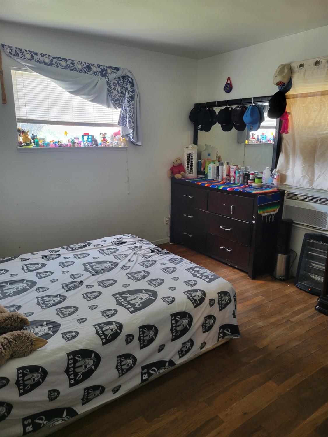 Detail Gallery Image 6 of 25 For 6023 Camellia Ln, Sacramento,  CA 95824 - – Beds | – Baths