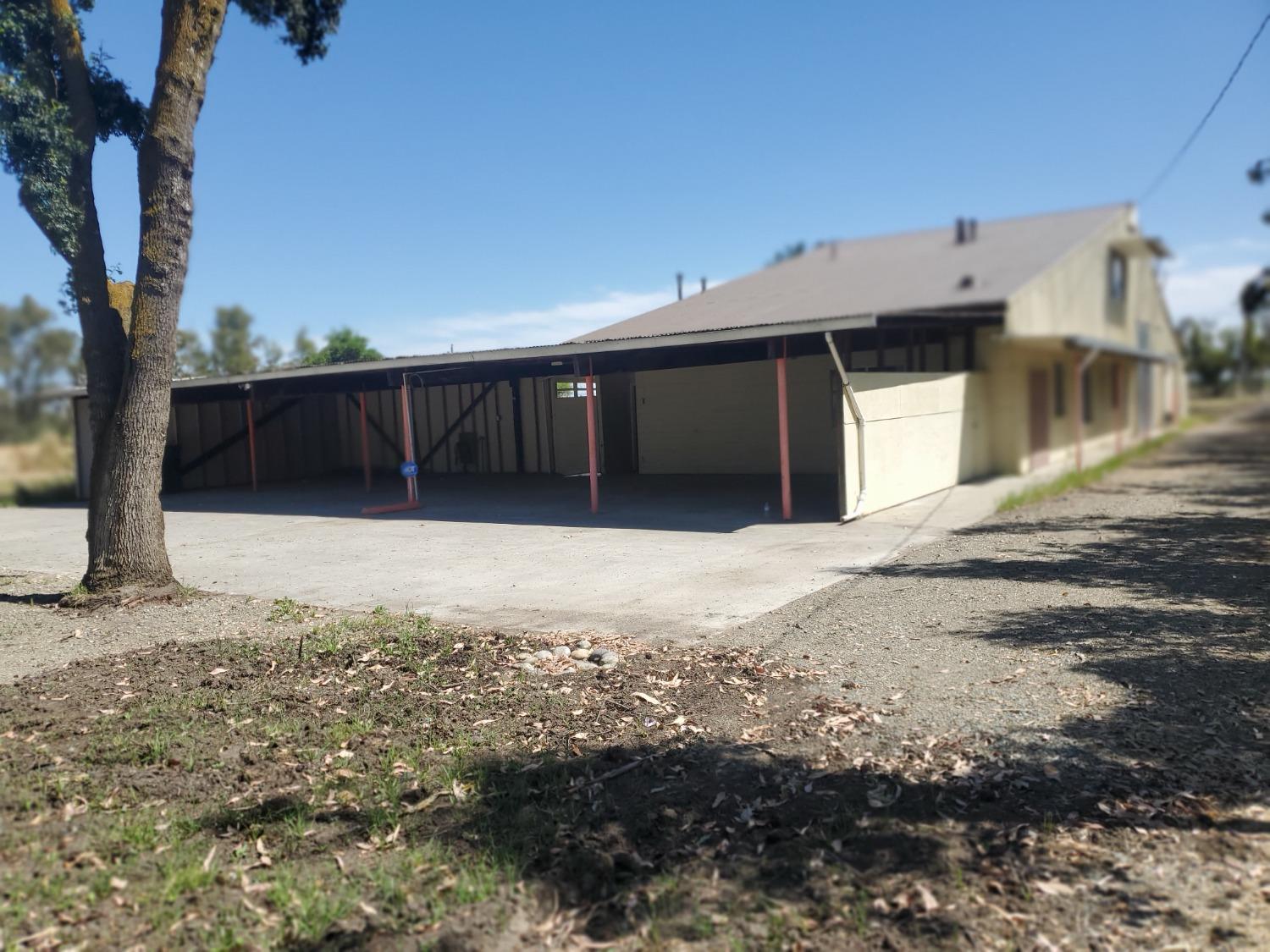 Detail Gallery Image 4 of 46 For 2001 E Eight Mile Rd, Lodi,  CA 95242 - 3 Beds | 2 Baths