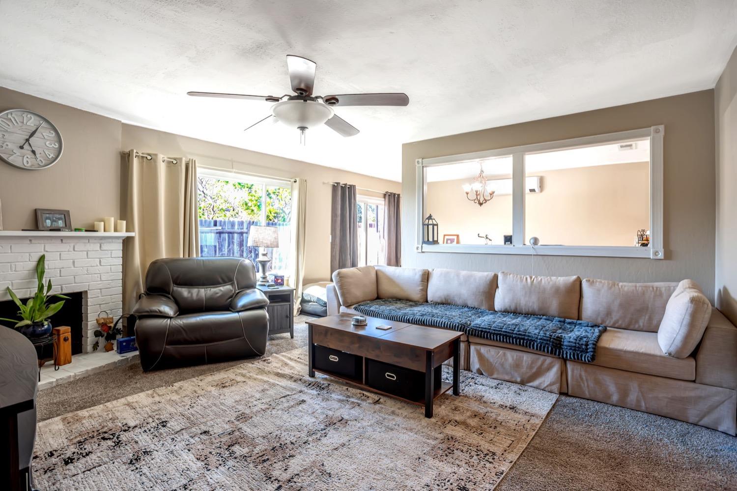 Detail Gallery Image 3 of 28 For 9443 Fort Worth Way, Sacramento,  CA 95827 - 3 Beds | 2 Baths