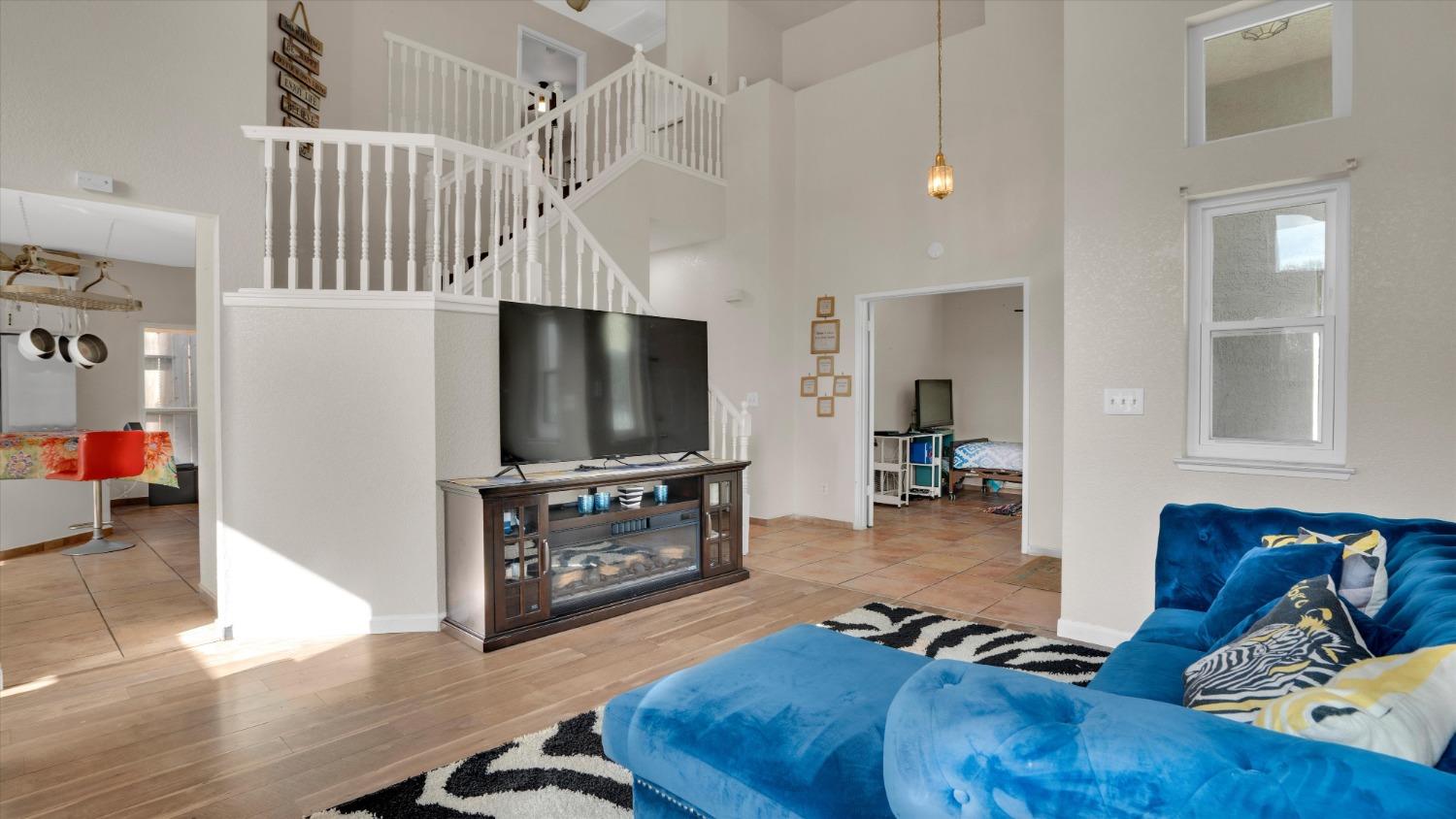 Detail Gallery Image 8 of 23 For 2033 Middle River Dr, Stockton,  CA 95206 - 4 Beds | 3 Baths