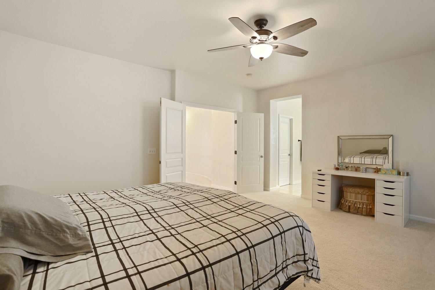 Detail Gallery Image 31 of 54 For 10831 Meadowmont Way, Stockton,  CA 95219 - 5 Beds | 3 Baths