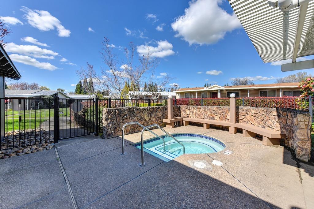 Detail Gallery Image 41 of 65 For 14789 Jurata Ct, Rancho Murieta,  CA 95683 - 2 Beds | 2 Baths