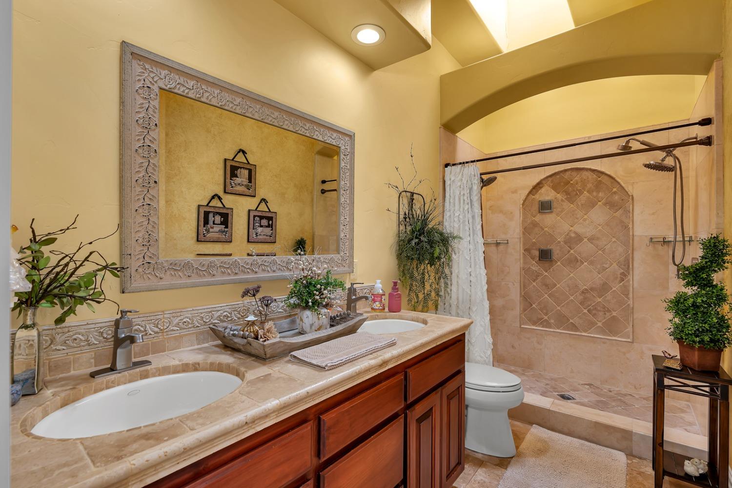 Detail Gallery Image 23 of 99 For 20711 Canyon Rd, Los Banos,  CA 93635 - 4 Beds | 3/1 Baths