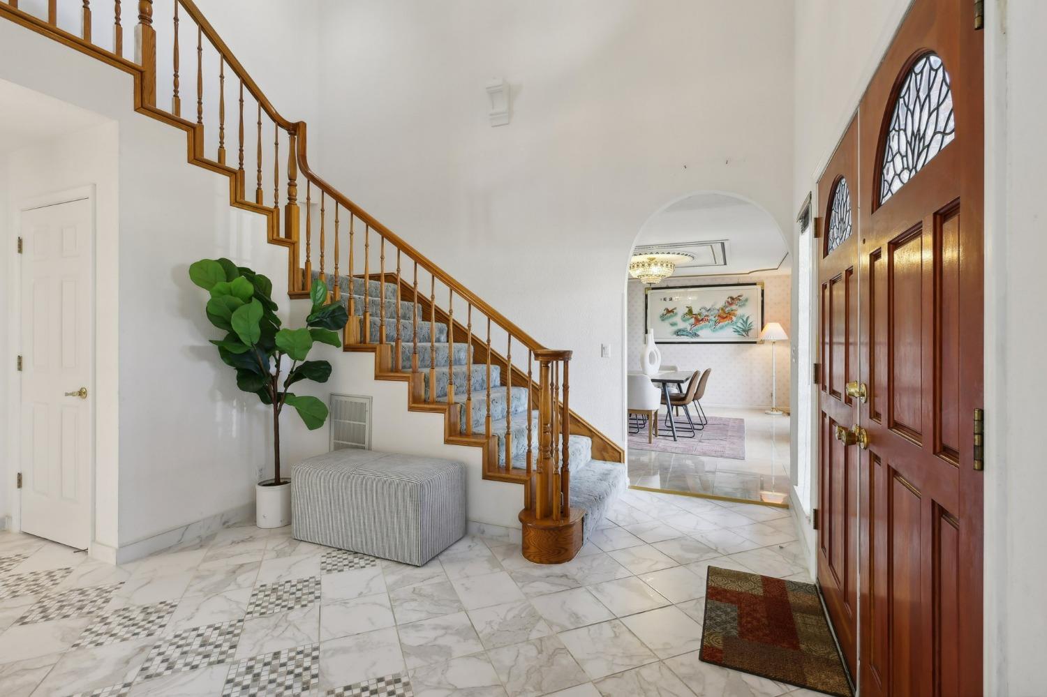 Detail Gallery Image 6 of 83 For 170 Audubon Cir, Sacramento,  CA 95831 - 4 Beds | 4/1 Baths