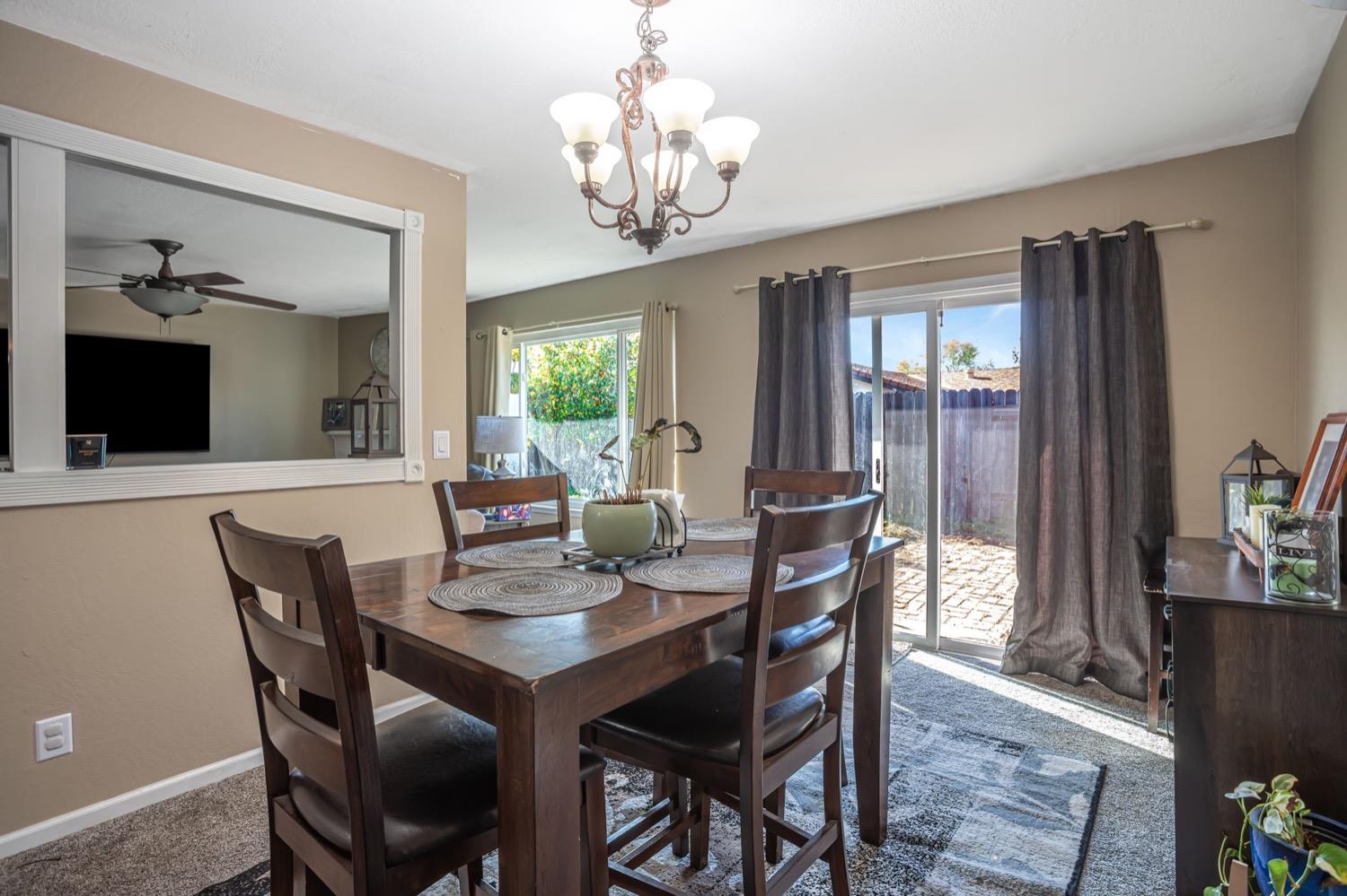 Detail Gallery Image 10 of 28 For 9443 Fort Worth Way, Sacramento,  CA 95827 - 3 Beds | 2 Baths