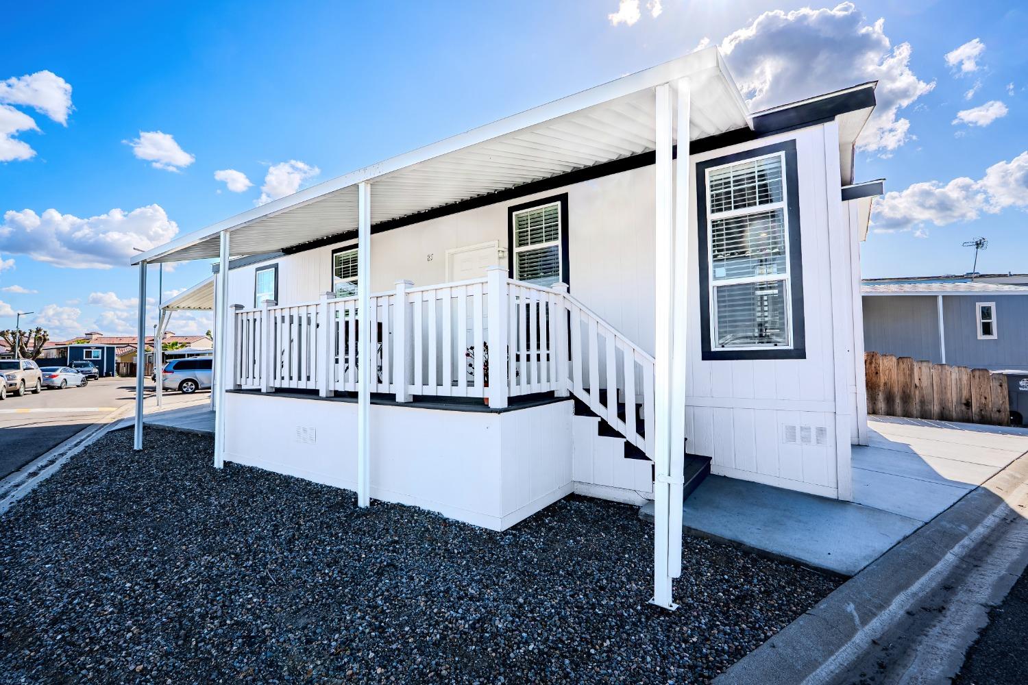 Detail Gallery Image 2 of 24 For 436 N Mercey Springs Rd 85, Los Banos,  CA 93635 - 2 Beds | 2 Baths