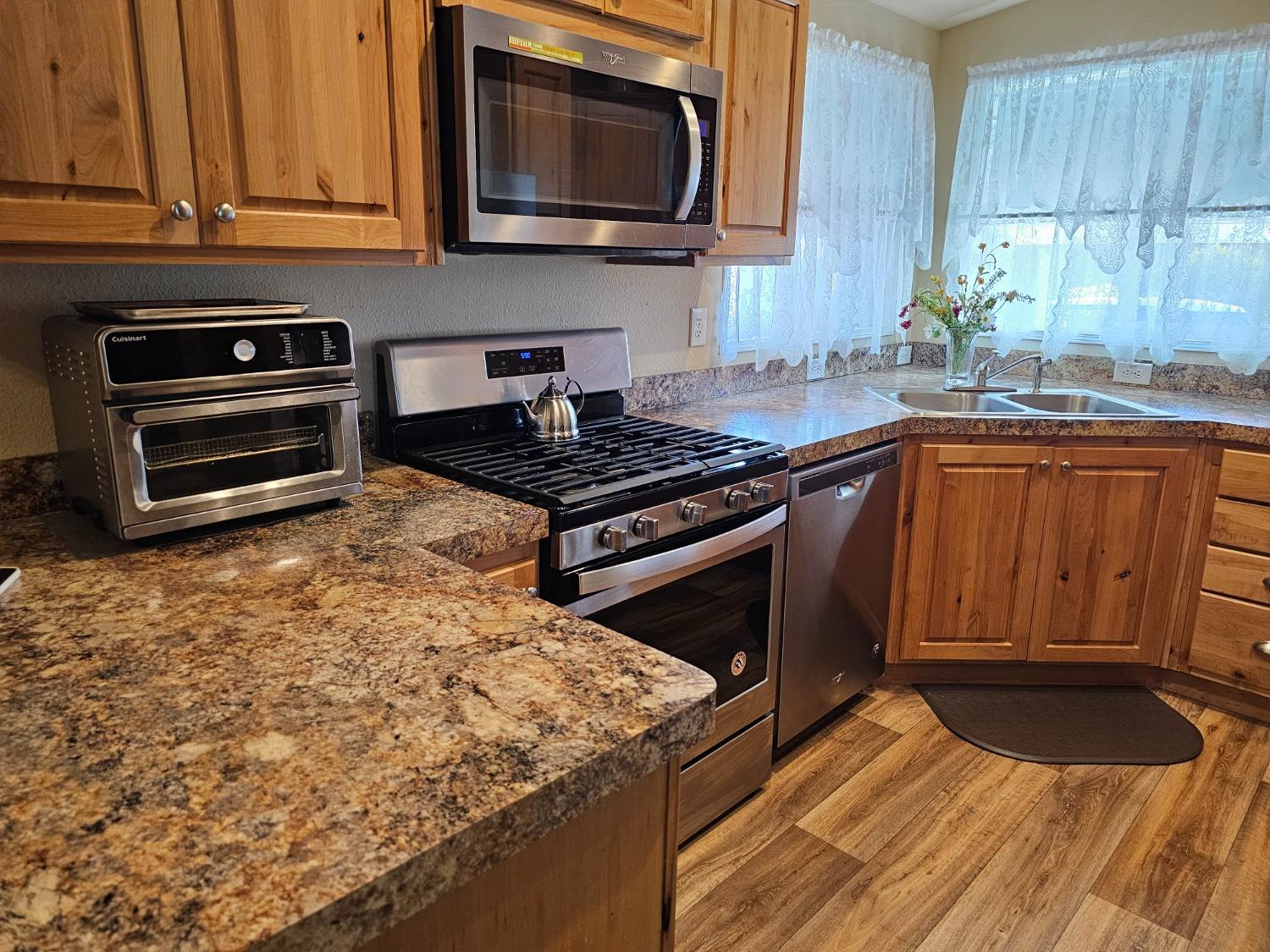 Detail Gallery Image 7 of 24 For 8600 West Ln 25, Stockton,  CA 95210 - 3 Beds | 2 Baths