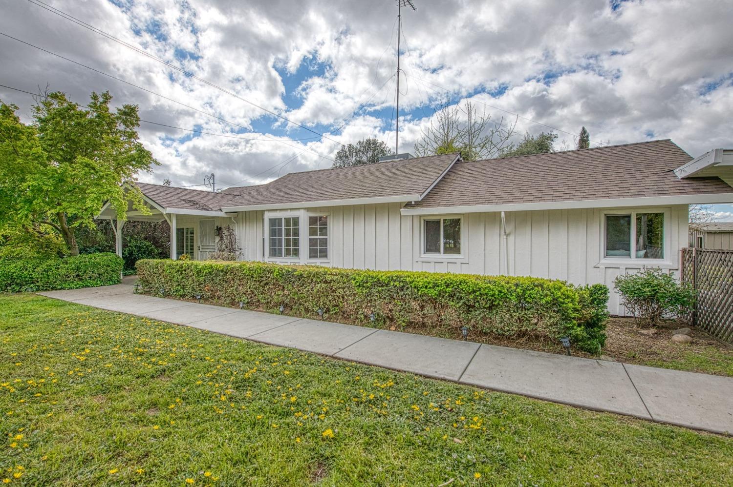 Detail Gallery Image 4 of 88 For 8029 Fruitland, Winton,  CA 95388 - 2 Beds | 1 Baths