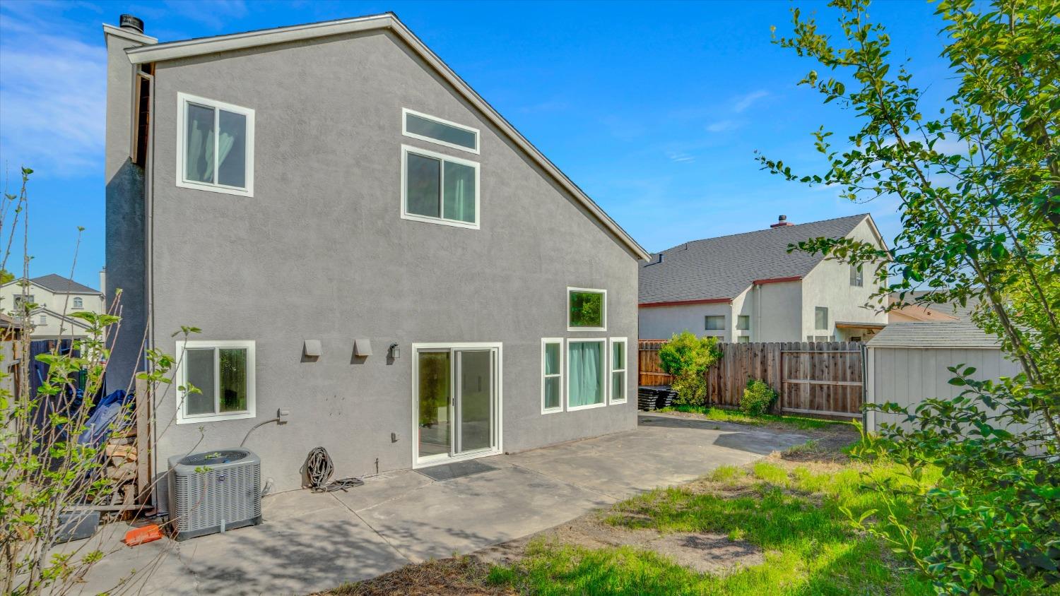 Detail Gallery Image 22 of 23 For 2033 Middle River Dr, Stockton,  CA 95206 - 4 Beds | 3 Baths