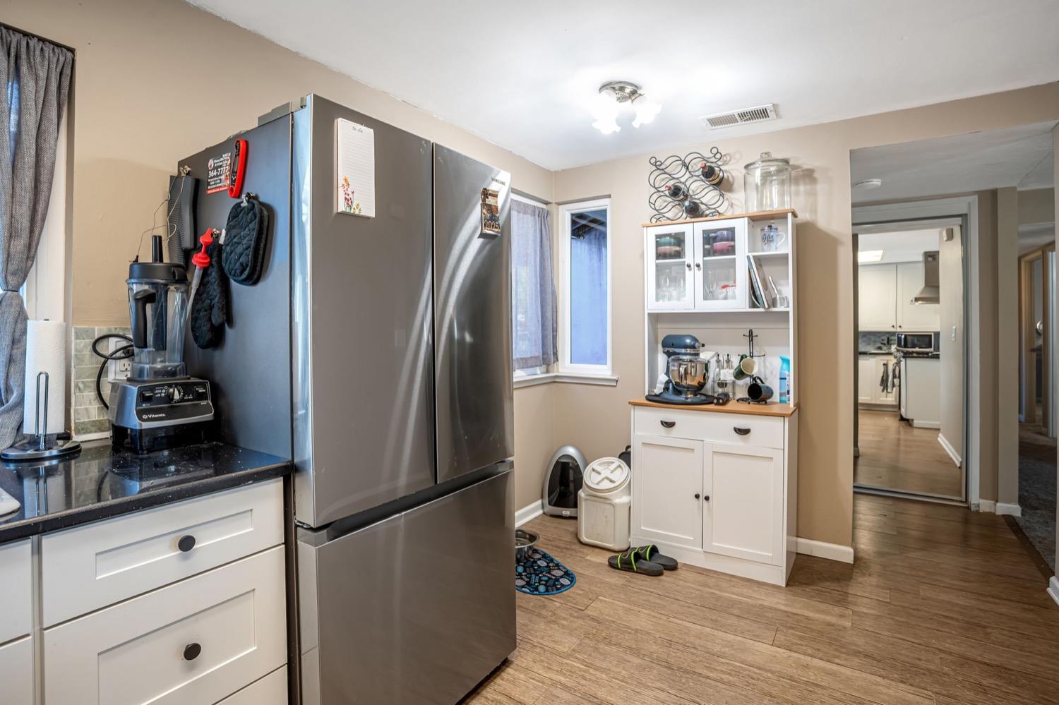 Detail Gallery Image 8 of 28 For 9443 Fort Worth Way, Sacramento,  CA 95827 - 3 Beds | 2 Baths