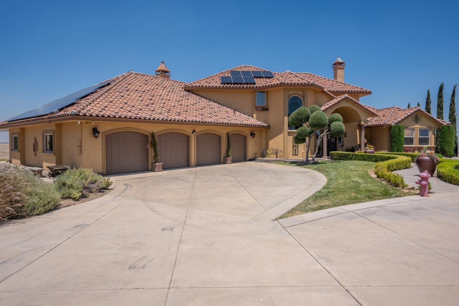 Detail Gallery Image 5 of 99 For 20711 Canyon Rd, Los Banos,  CA 93635 - 4 Beds | 3/1 Baths