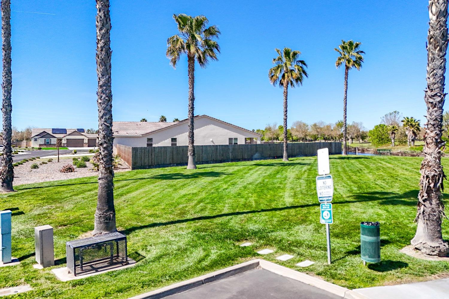 Detail Gallery Image 51 of 57 For 13525 Royal Oaks Ct, Chowchilla,  CA 93610 - 4 Beds | 2/1 Baths