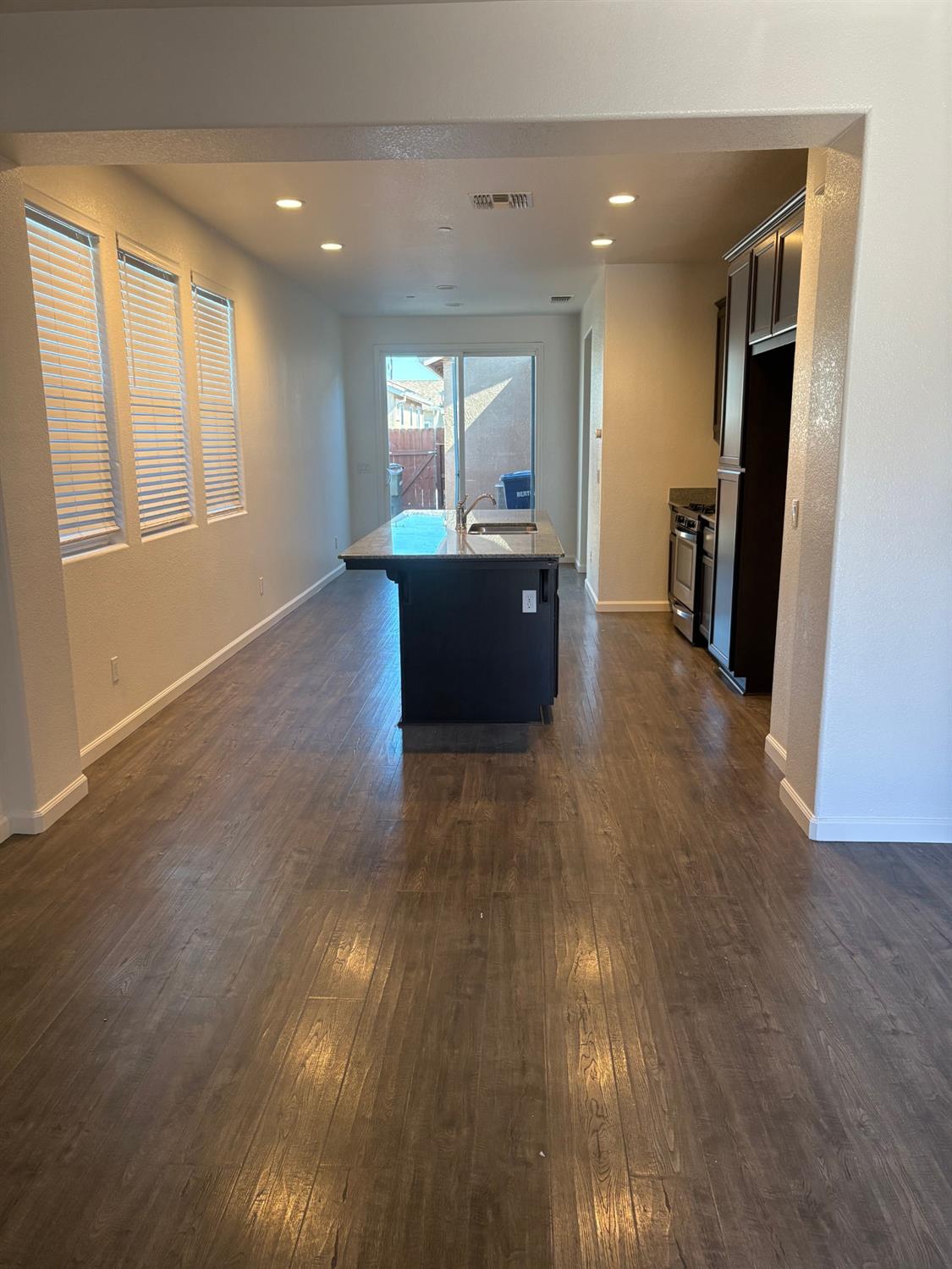 Detail Gallery Image 10 of 18 For 808 Castellona Dr, Newman,  CA 95360 - 3 Beds | 2 Baths