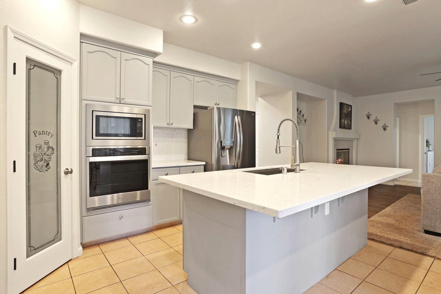 Detail Gallery Image 18 of 54 For 10831 Meadowmont Way, Stockton,  CA 95219 - 5 Beds | 3 Baths