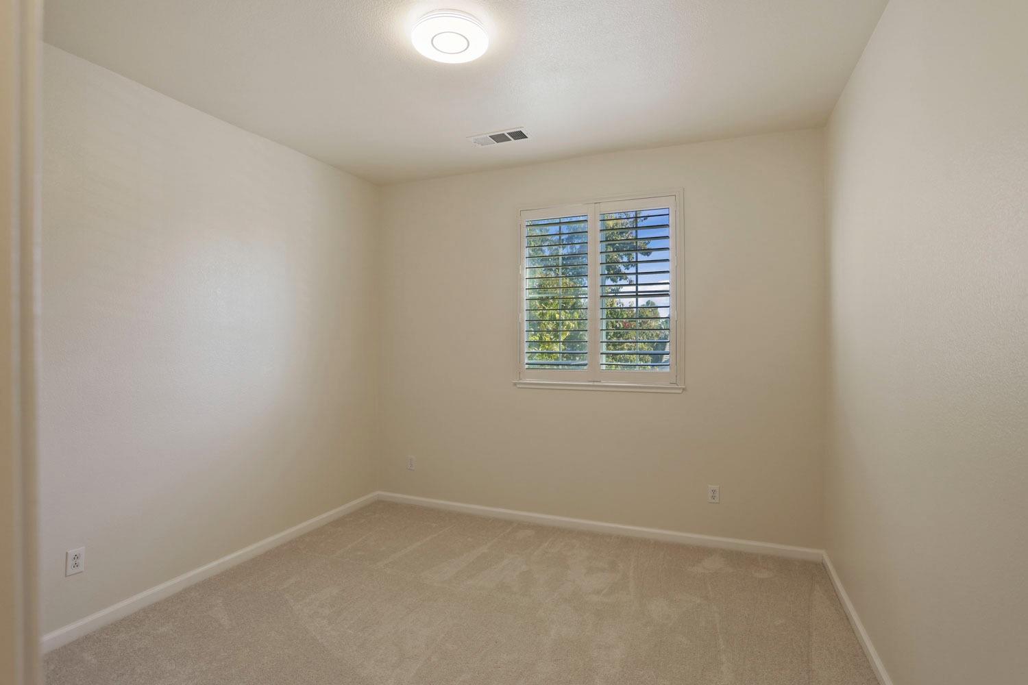Detail Gallery Image 43 of 54 For 10831 Meadowmont Way, Stockton,  CA 95219 - 5 Beds | 3 Baths