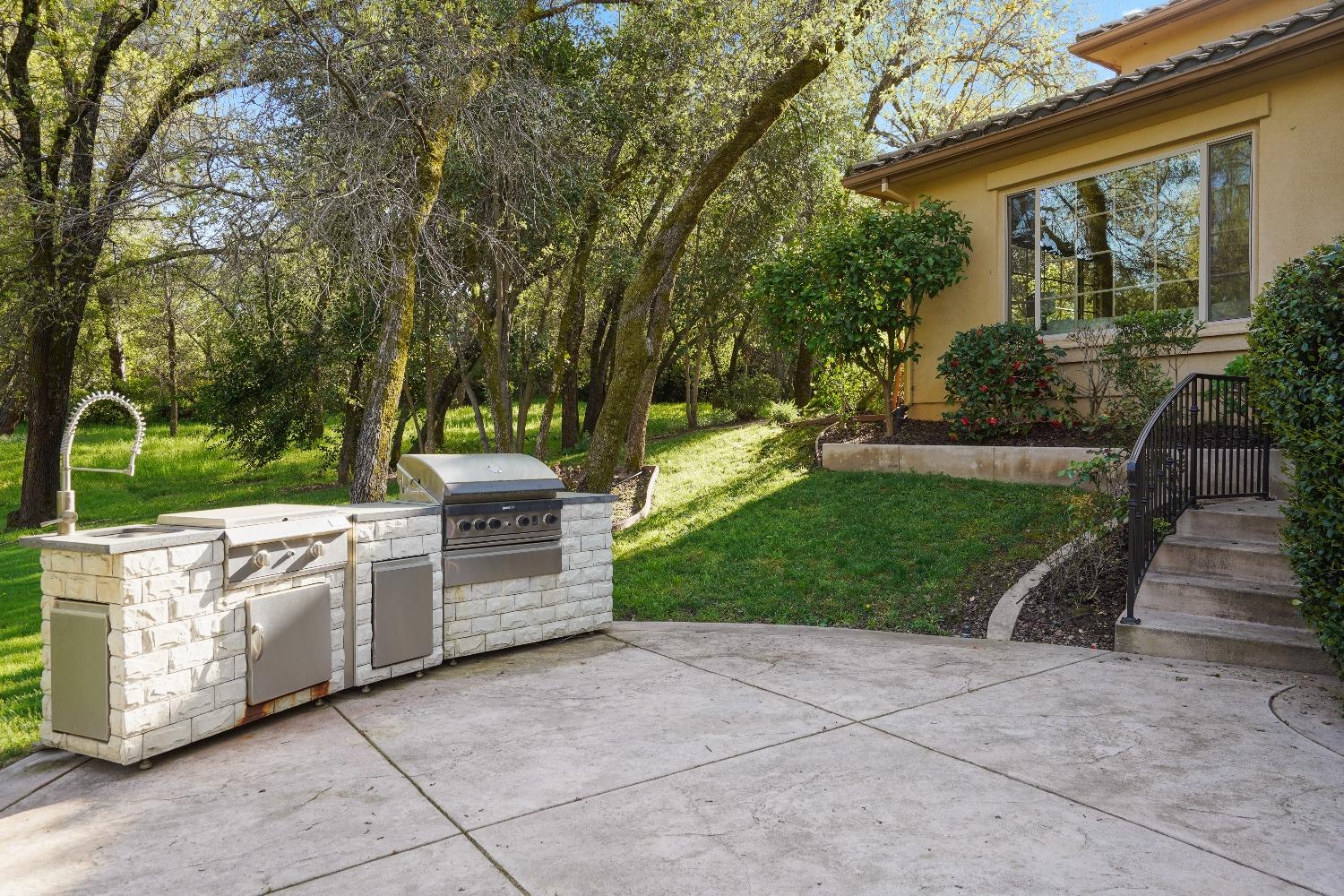 Detail Gallery Image 15 of 98 For 9274 King Rd, Loomis,  CA 95650 - 5 Beds | 4 Baths