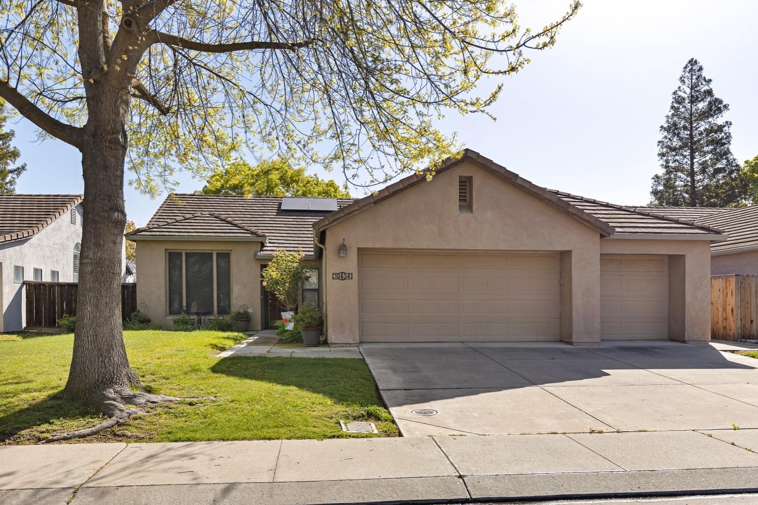 Detail Gallery Image 3 of 30 For 10434 Donner Ave, Stockton,  CA 95209 - 4 Beds | 2 Baths