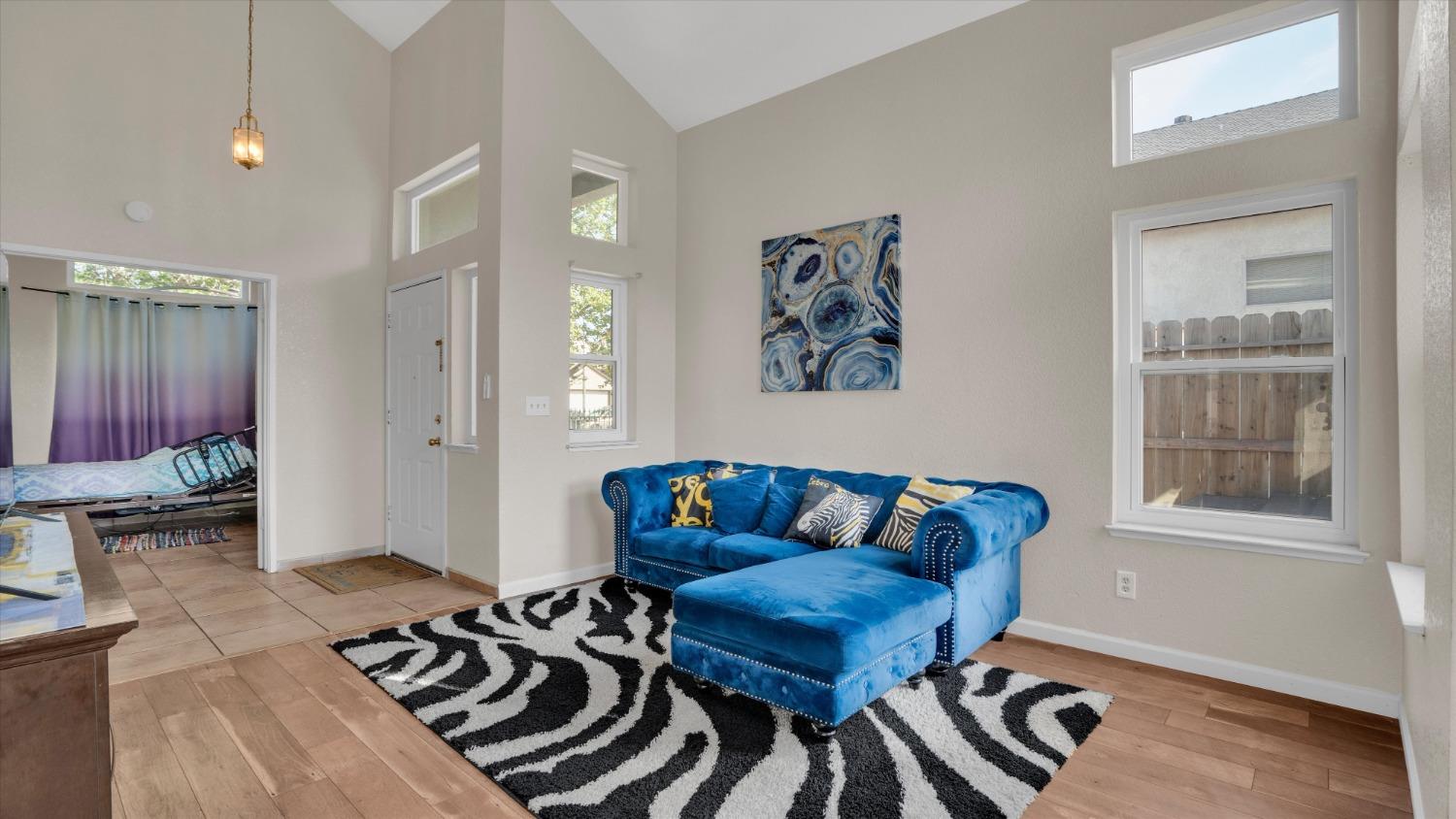 Detail Gallery Image 7 of 23 For 2033 Middle River Dr, Stockton,  CA 95206 - 4 Beds | 3 Baths
