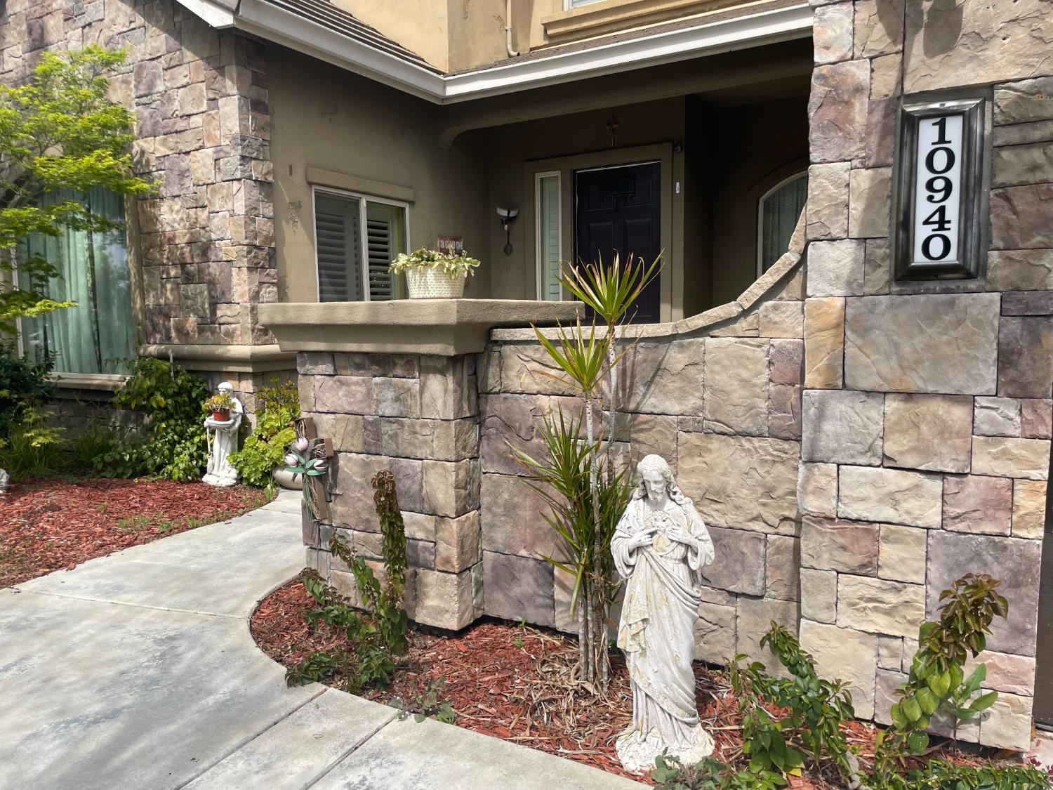 Detail Gallery Image 9 of 98 For 10940 St. Moritz Cir, Stockton,  CA 95209 - 6 Beds | 5 Baths