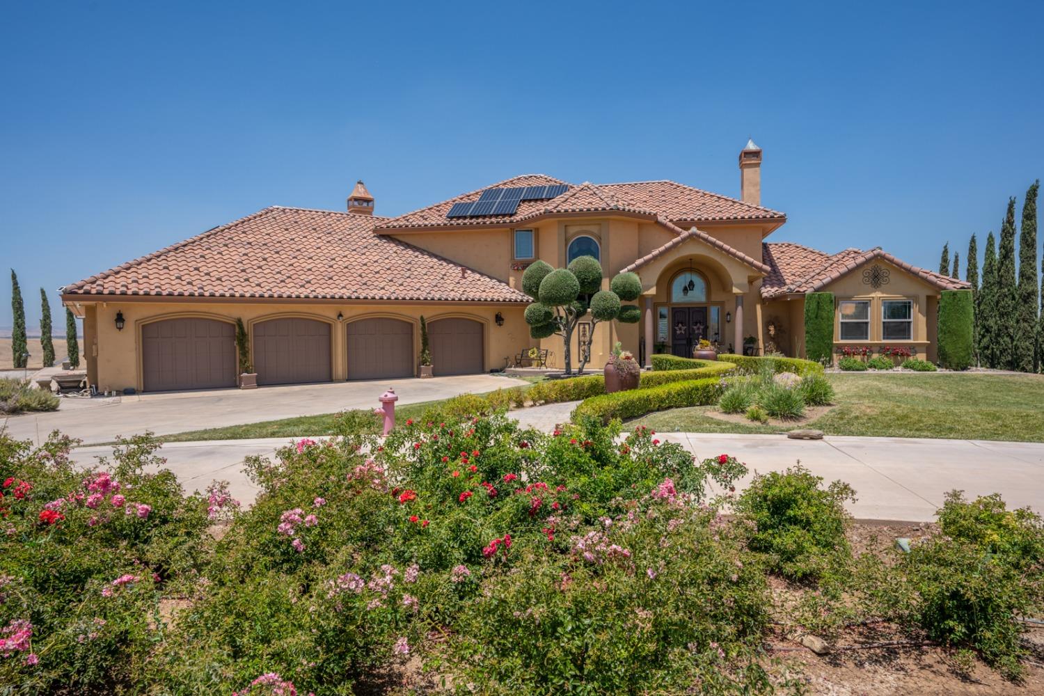 Detail Gallery Image 4 of 99 For 20711 Canyon Rd, Los Banos,  CA 93635 - 4 Beds | 3/1 Baths