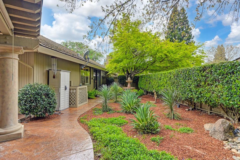 Detail Gallery Image 72 of 95 For 11523 Forty Niner Cir, Gold River,  CA 95670 - 3 Beds | 2/1 Baths