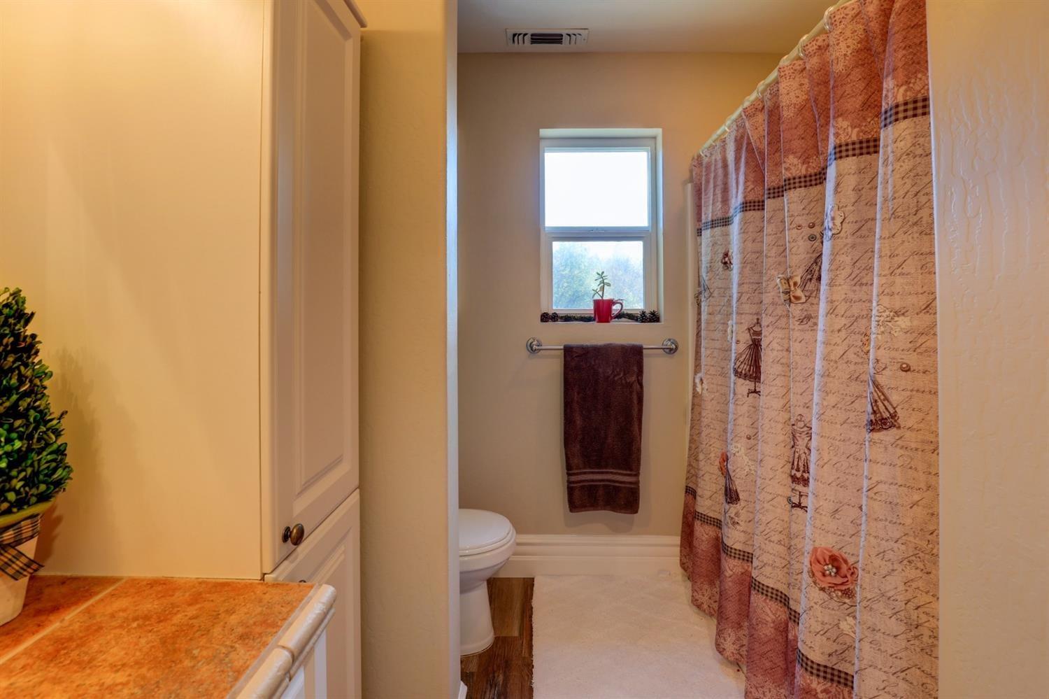 Detail Gallery Image 33 of 78 For 1300 Sierra Oak Ln, Colfax,  CA 95713 - 4 Beds | 3/1 Baths