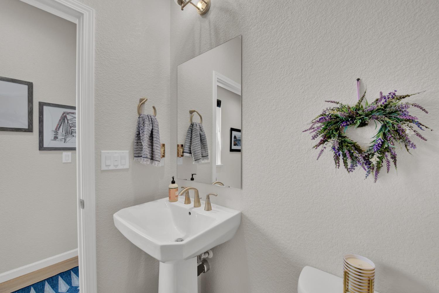 Detail Gallery Image 40 of 93 For 947 Wyatt Ln, Winters,  CA 95694 - 4 Beds | 3/1 Baths