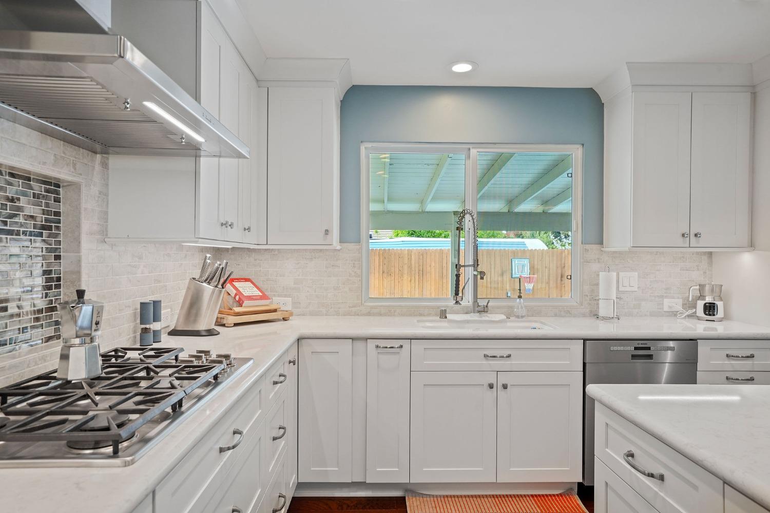 Detail Gallery Image 10 of 43 For 761 Saverien Dr, Sacramento,  CA 95864 - 4 Beds | 2/1 Baths