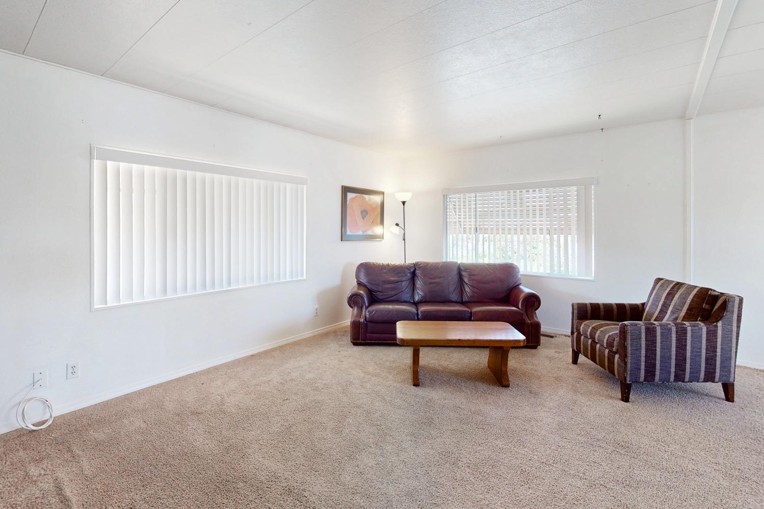 Detail Gallery Image 8 of 49 For 85 via Roberto, Olivehurst,  CA 95961 - 2 Beds | 2 Baths