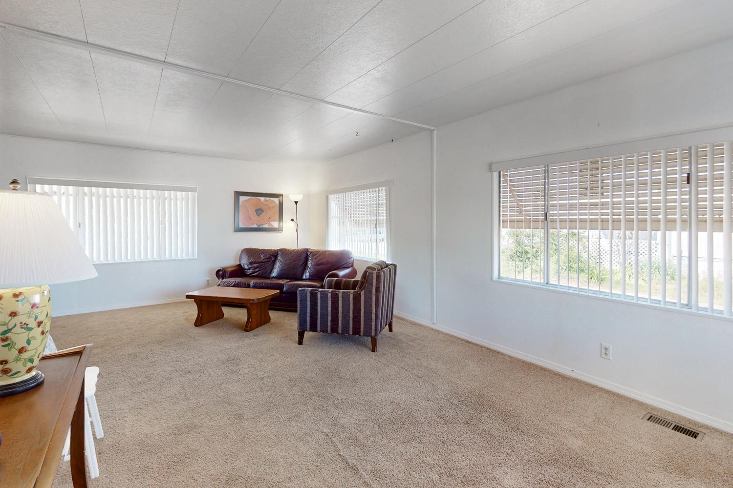 Detail Gallery Image 9 of 49 For 85 via Roberto, Olivehurst,  CA 95961 - 2 Beds | 2 Baths